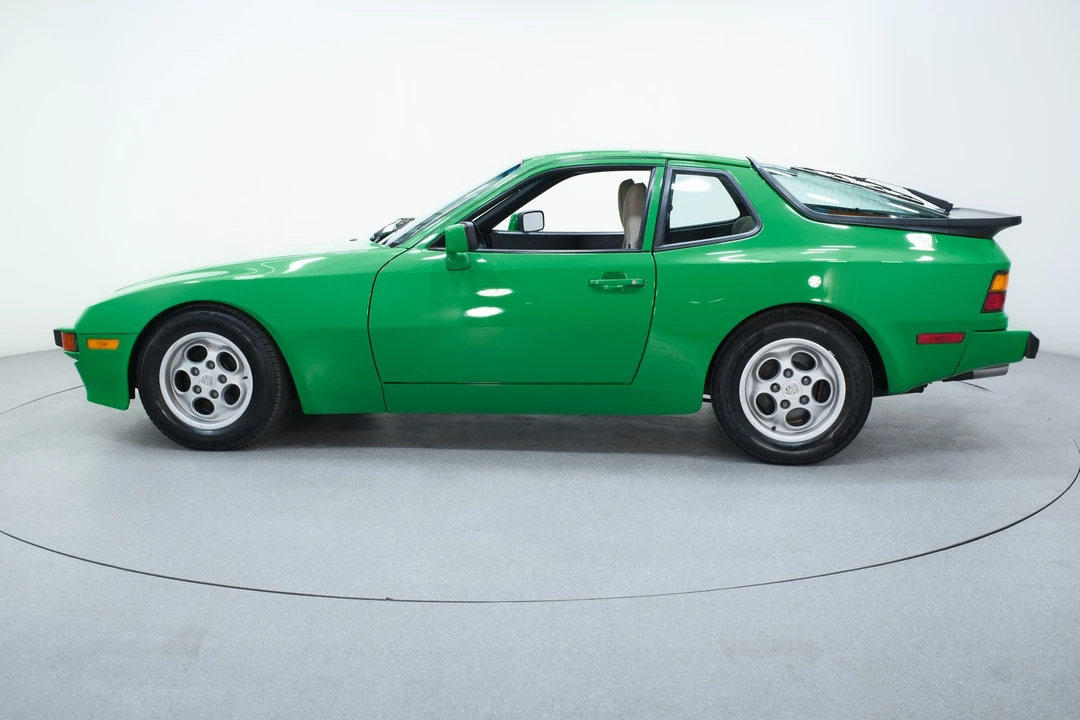 1986 Porsche 944 - Image 6 of 21