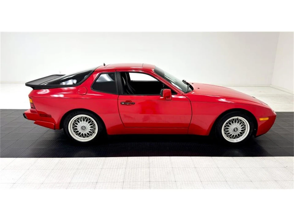 1986 Porsche 944 - Image 6 of 31