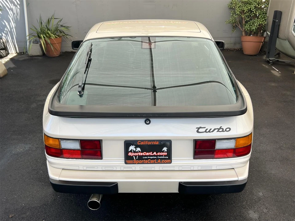 1986 Porsche 944 - Image 9 of 31