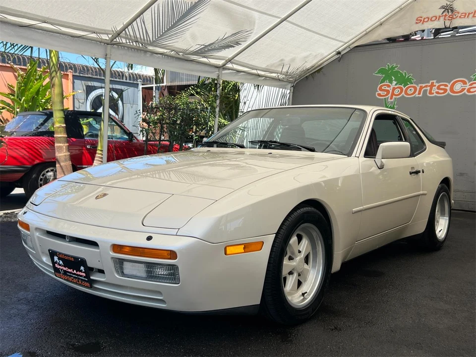 1986 Porsche 944 - Image 2 of 31