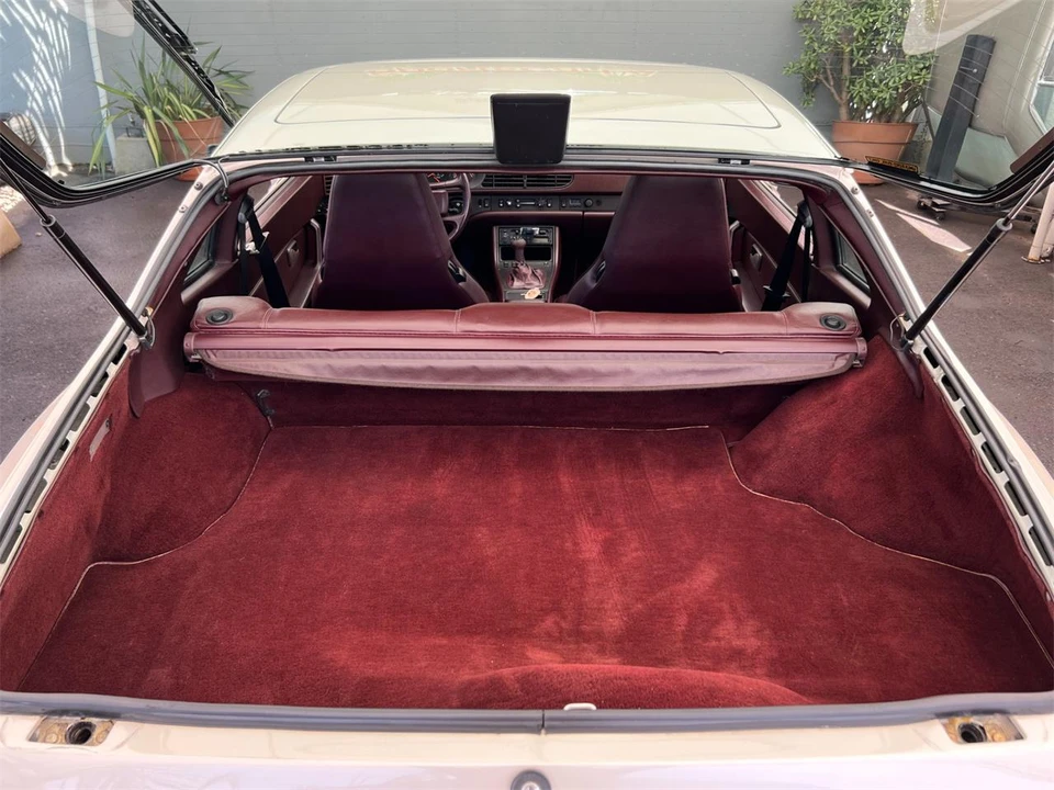 1986 Porsche 944 - Image 19 of 31