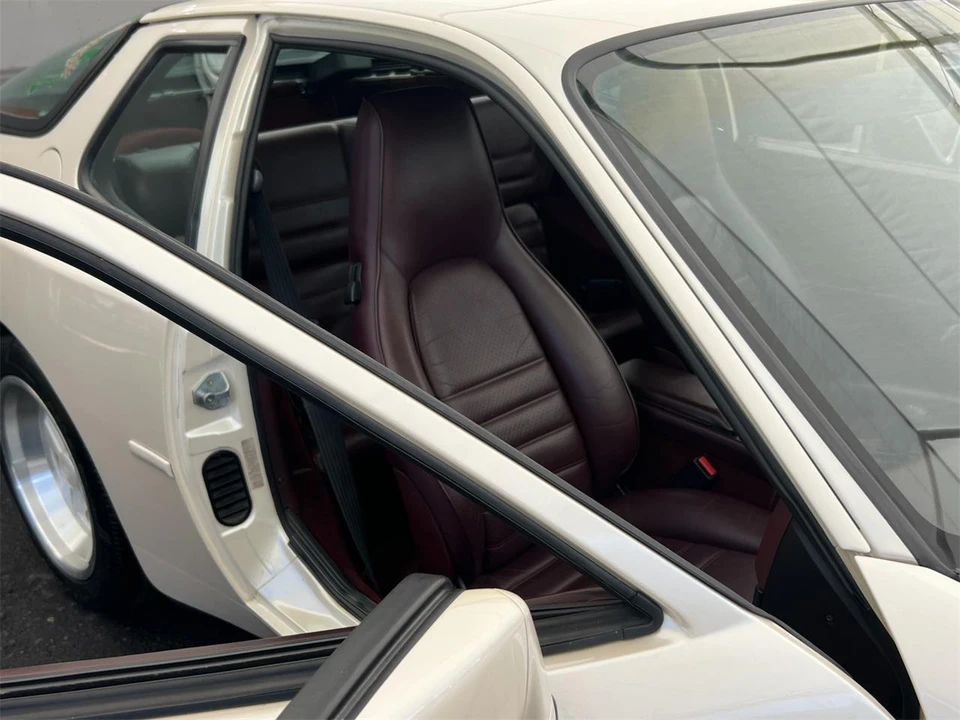 1986 Porsche 944 - Image 26 of 31