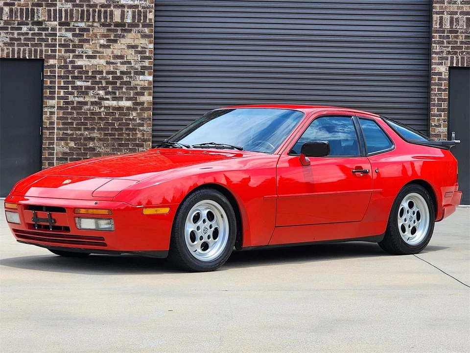 1986 Porsche 944 - Image 4 of 31