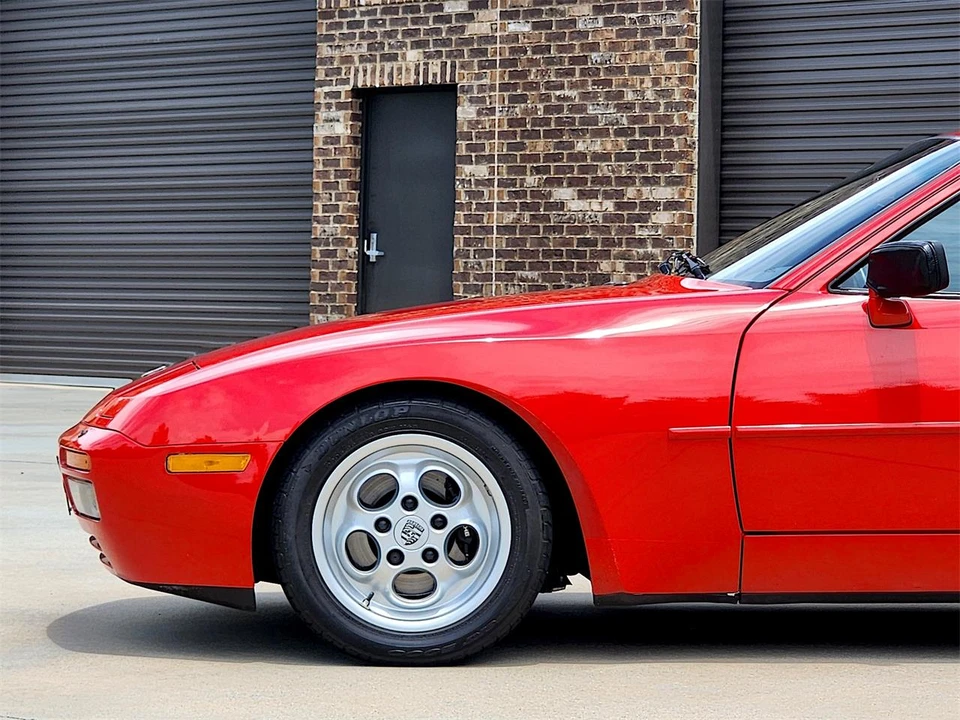 1986 Porsche 944 - Image 7 of 31