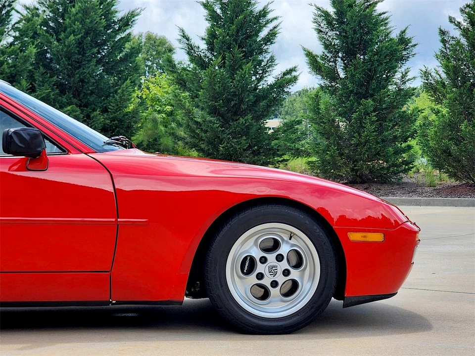 1986 Porsche 944 - Image 18 of 31