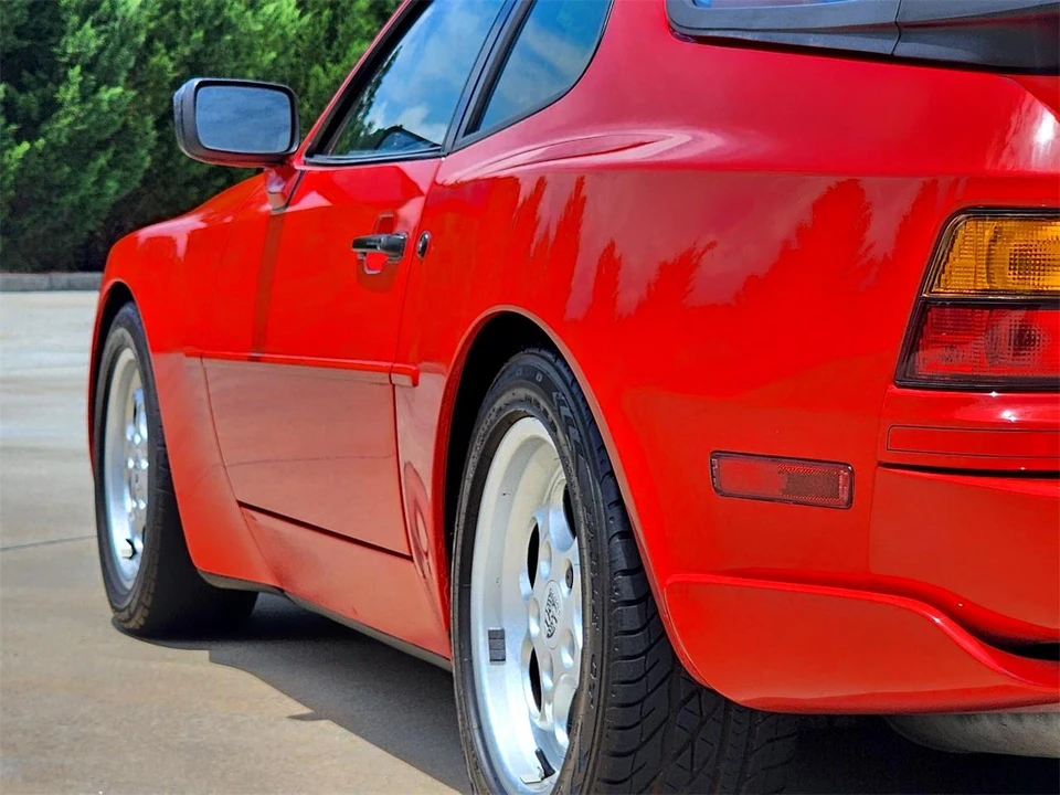 1986 Porsche 944 - Image 28 of 31