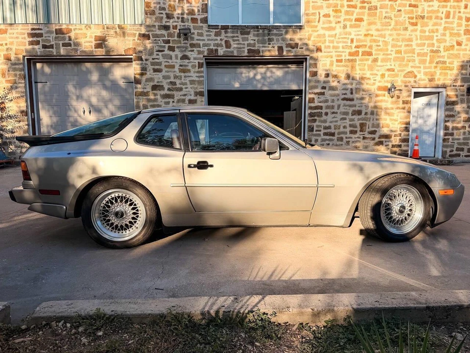 1986 Porsche 944 - Image 4 of 31