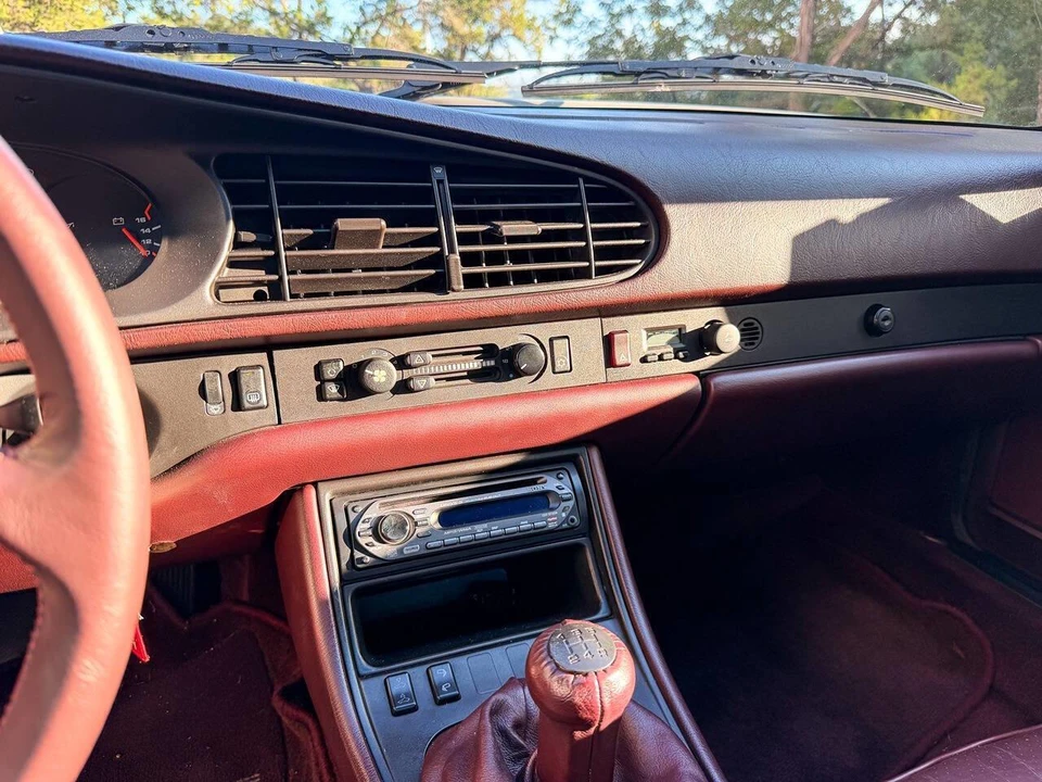 1986 Porsche 944 - Image 20 of 31