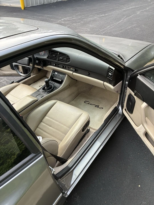 1986 Porsche 944 - Image 8 of 12