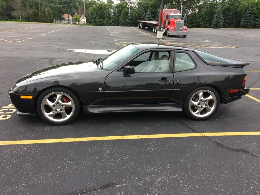 1986 Porsche 944 - Image 4 of 4