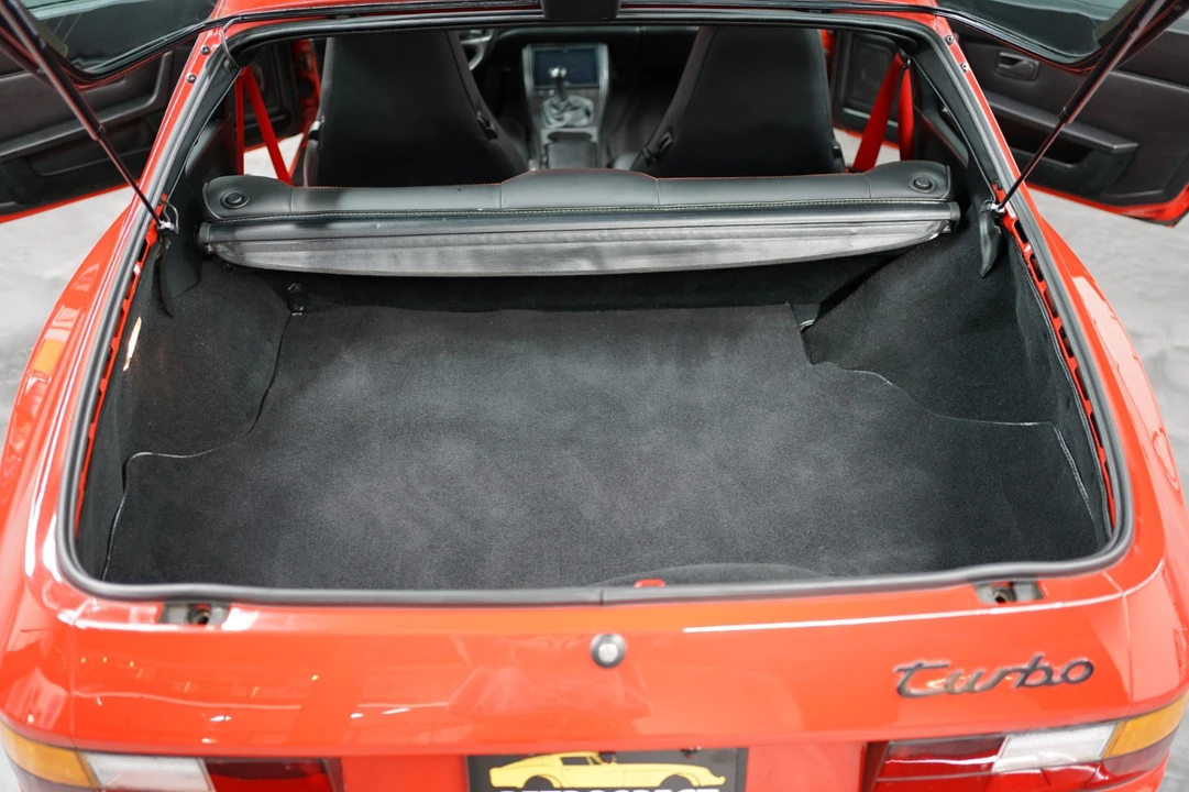 1986 Porsche 944 - Image 17 of 21