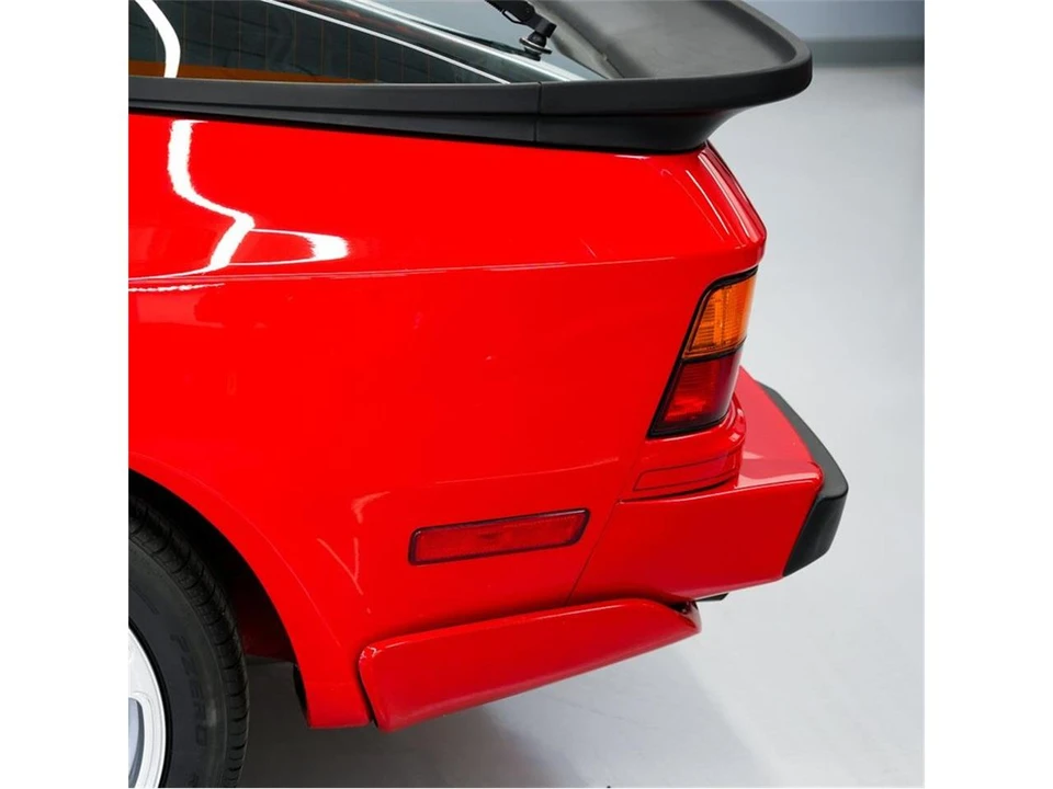 1986 Porsche 944 - Image 9 of 31