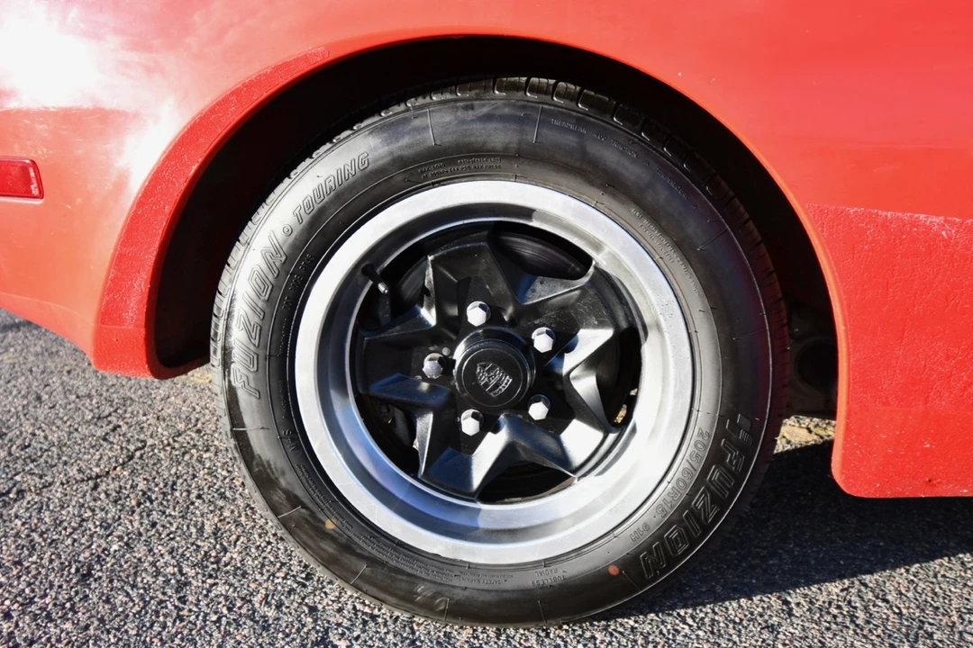 1986 Porsche 944 - Image 18 of 31