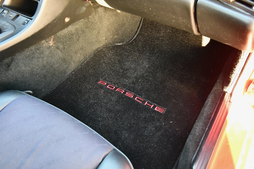 1986 Porsche 944 - Image 28 of 31