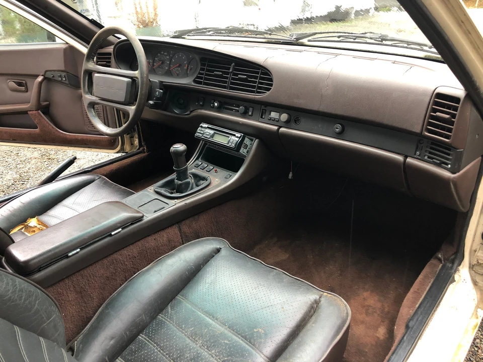 1986 Porsche 944 - Image 10 of 19