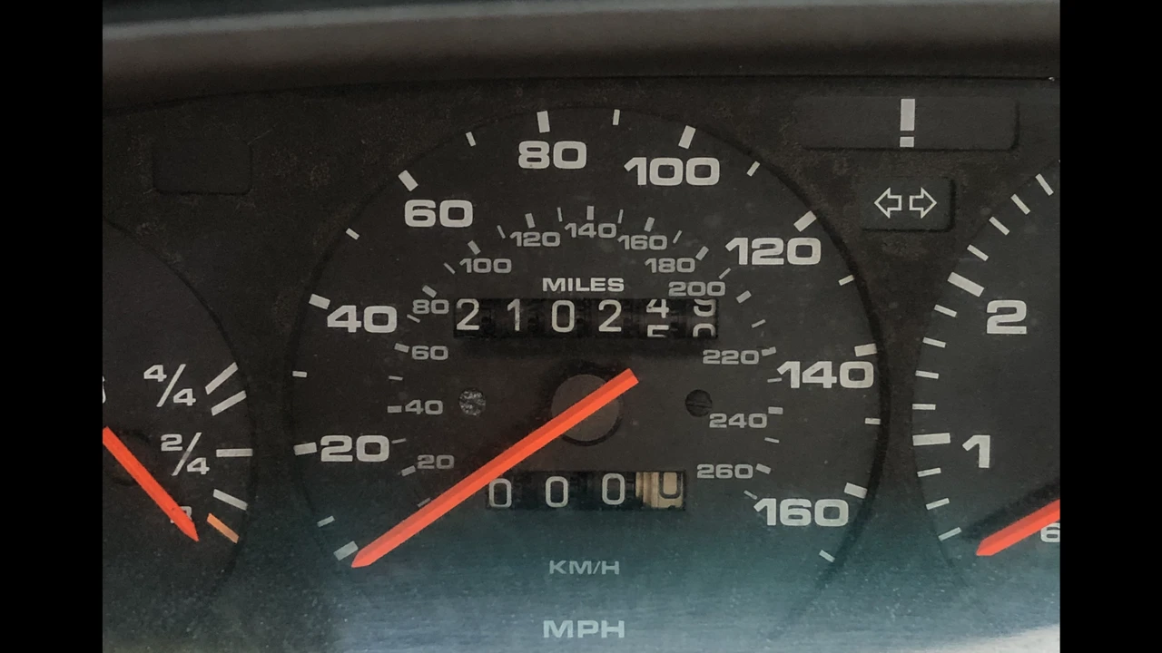 1986 Porsche 944 - Image 19 of 19