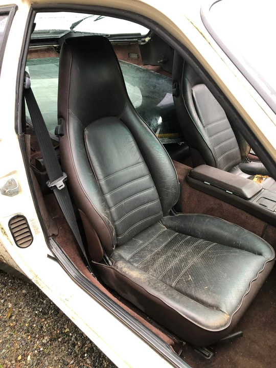 1986 Porsche 944 - Image 13 of 19