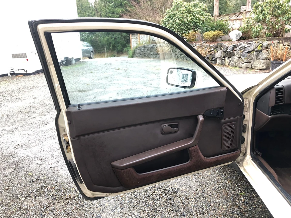 1986 Porsche 944 - Image 12 of 19