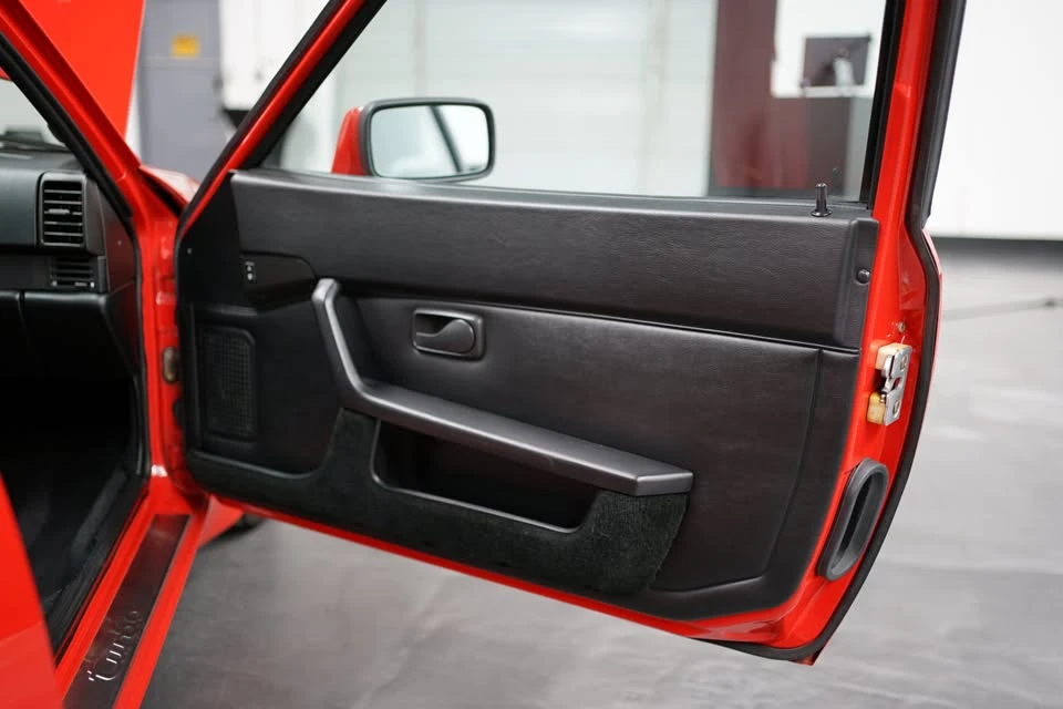 1986 Porsche 944 Turbo - Image 12 of 20