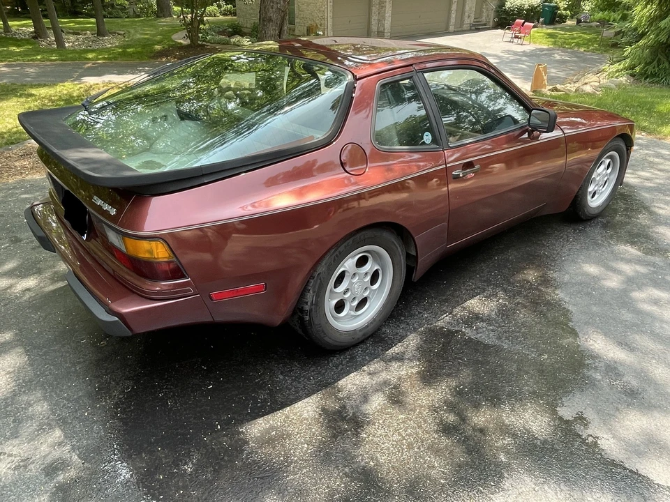 1986 Porsche 944 - Image 6 of 14