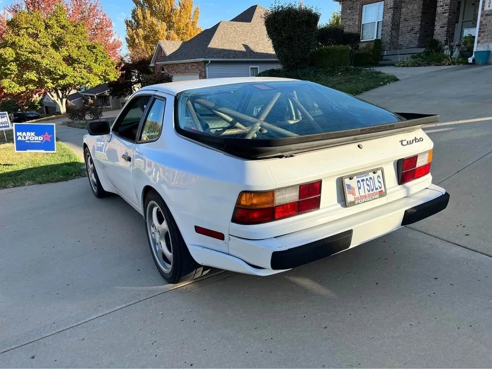 1986 Porsche 944 Turbo - Image 15 of 18
