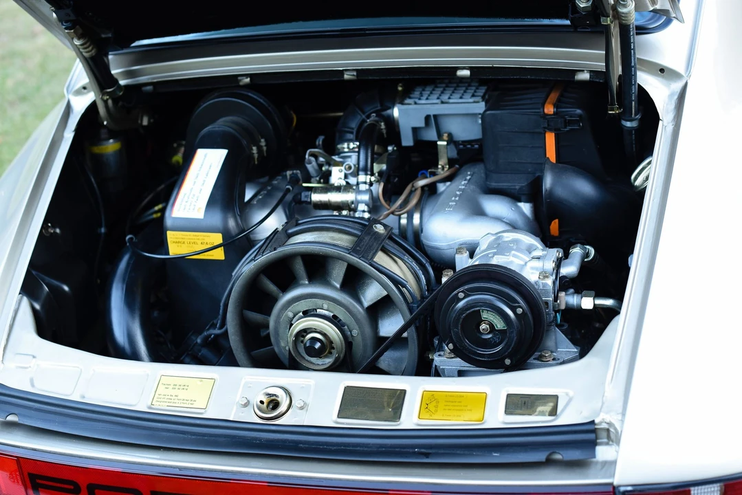 1986 Porsche 911 Carrera 3.2 - Image 7 of 12