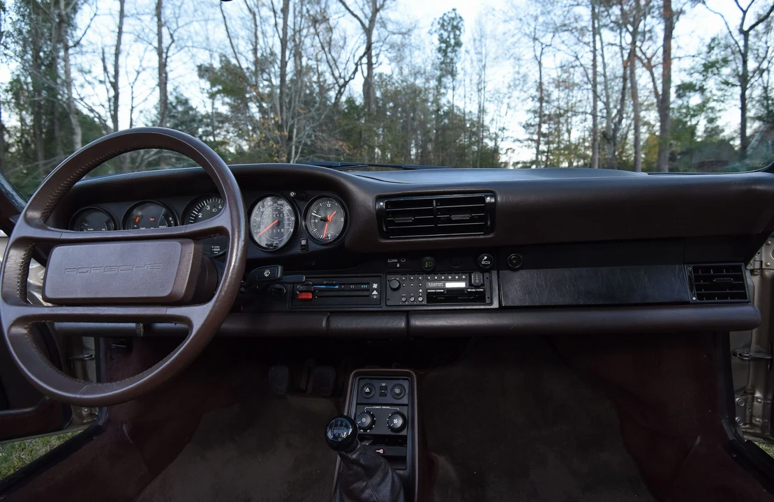 1986 Porsche 911 Carrera 3.2 - Image 11 of 12