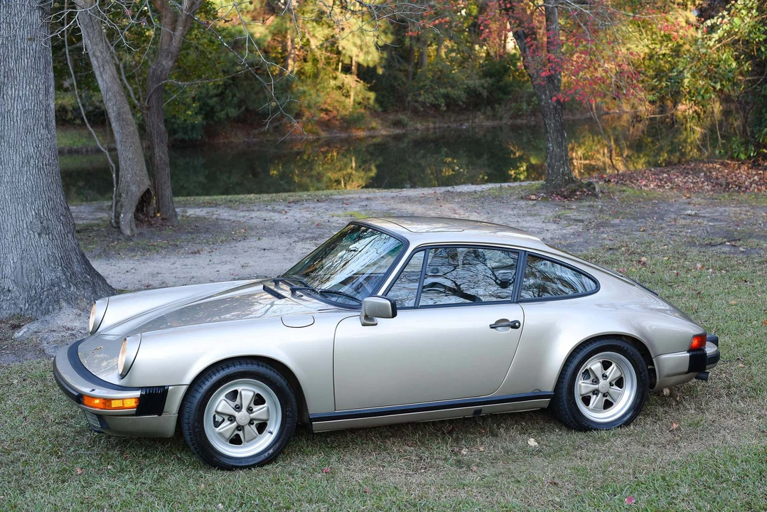 1986 Porsche 911 Carrera 3.2 - Image 6 of 12