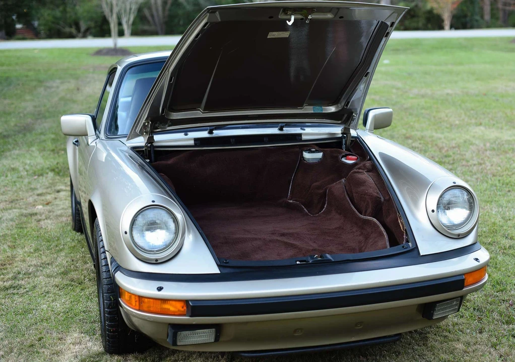 1986 Porsche 911 Carrera 3.2 - Image 8 of 12