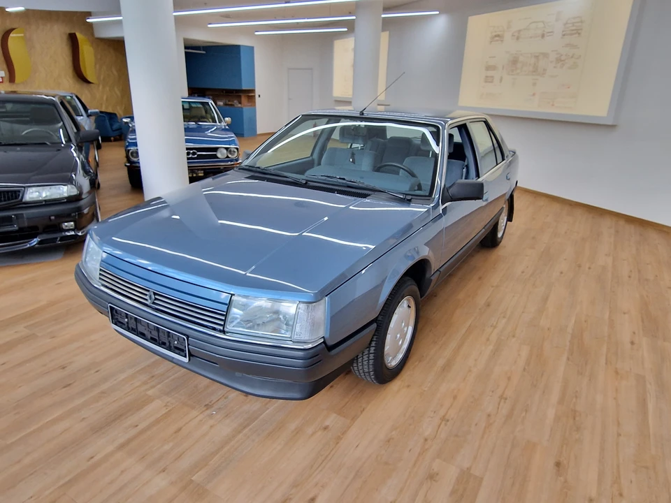 1986 Renault - Image 4 of 31