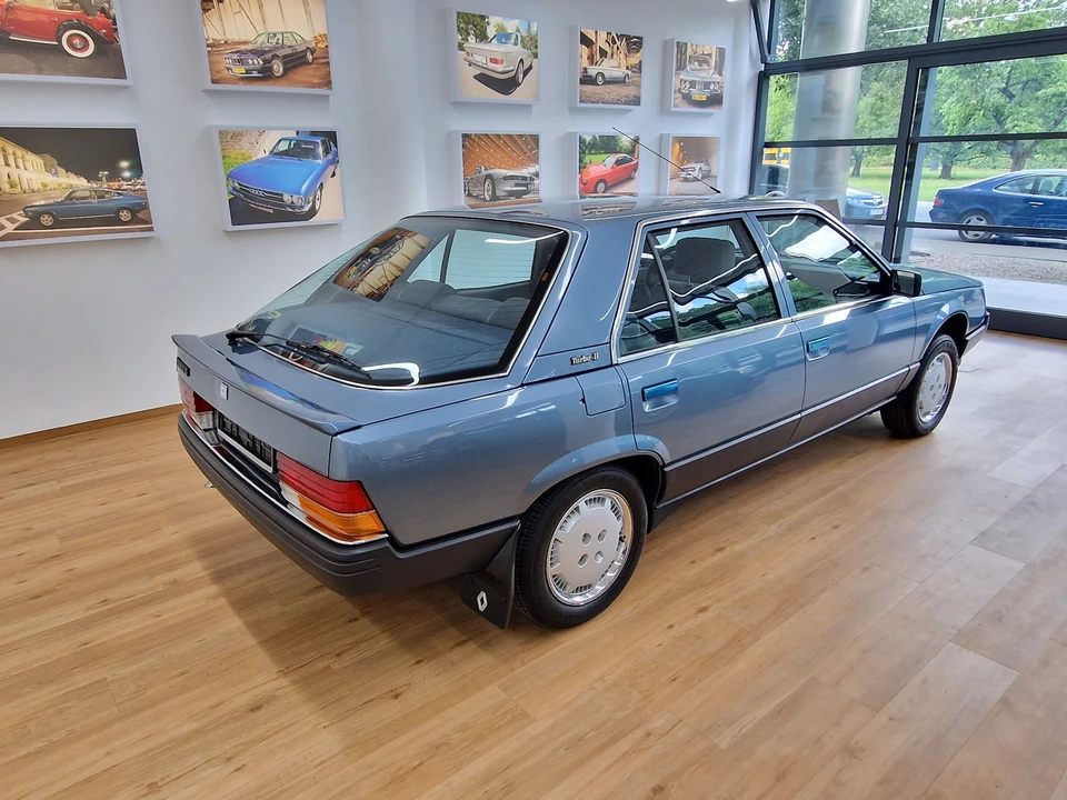 1986 Renault - Image 7 of 31