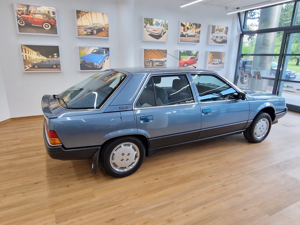 1986 Renault - Image 8 of 31