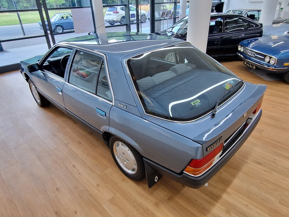 1986 Renault - Image 5 of 31