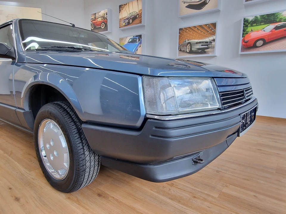 1986 Renault - Image 19 of 31