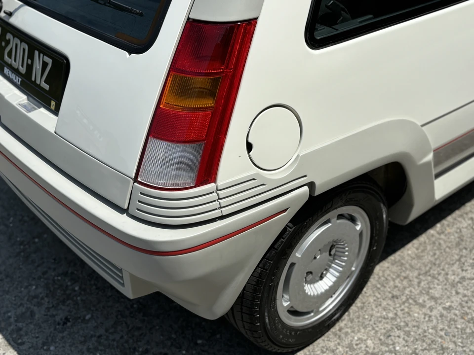 1986 Renault 5 GT Turbo - Image 25 of 31
