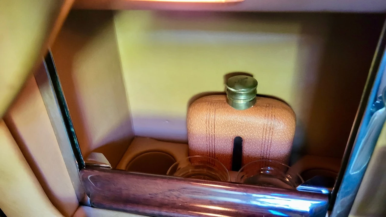 1986 Rolls-Royce Corniche Series II - Image 12 of 23