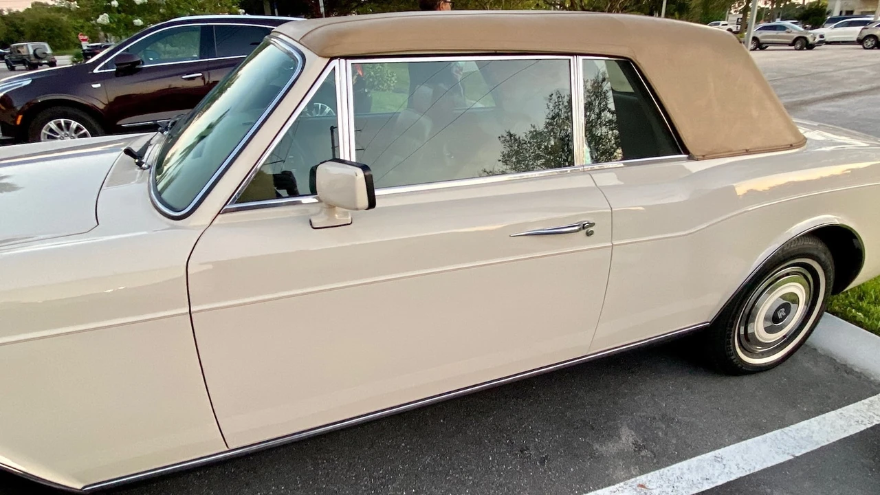 1986 Rolls-Royce Corniche Series II - Image 15 of 23