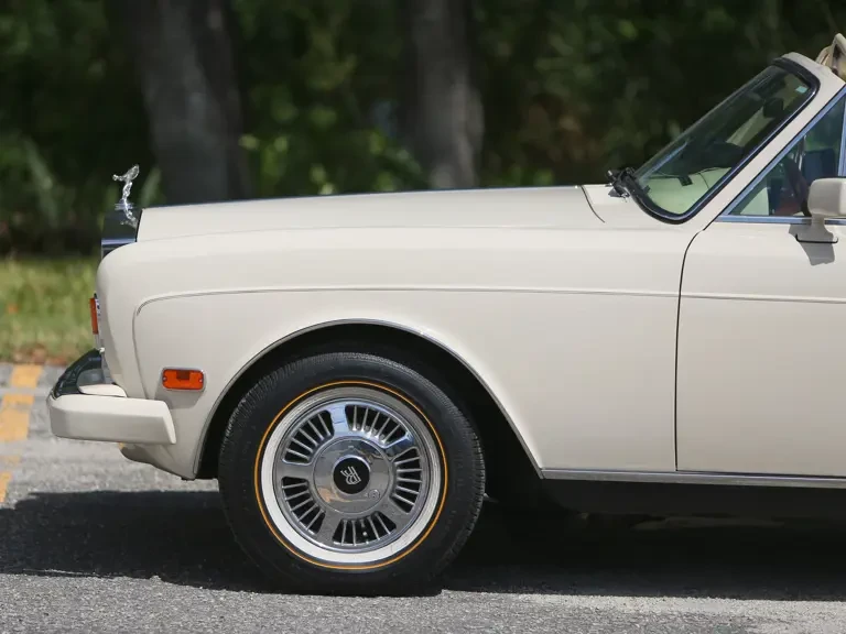 1986 Rolls-Royce Corniche - Image 12 of 31