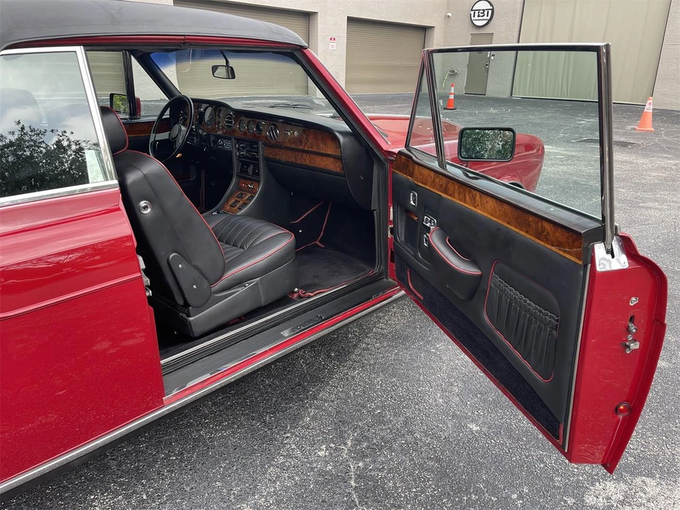 1986 Rolls-Royce Corniche Series I - Image 14 of 29