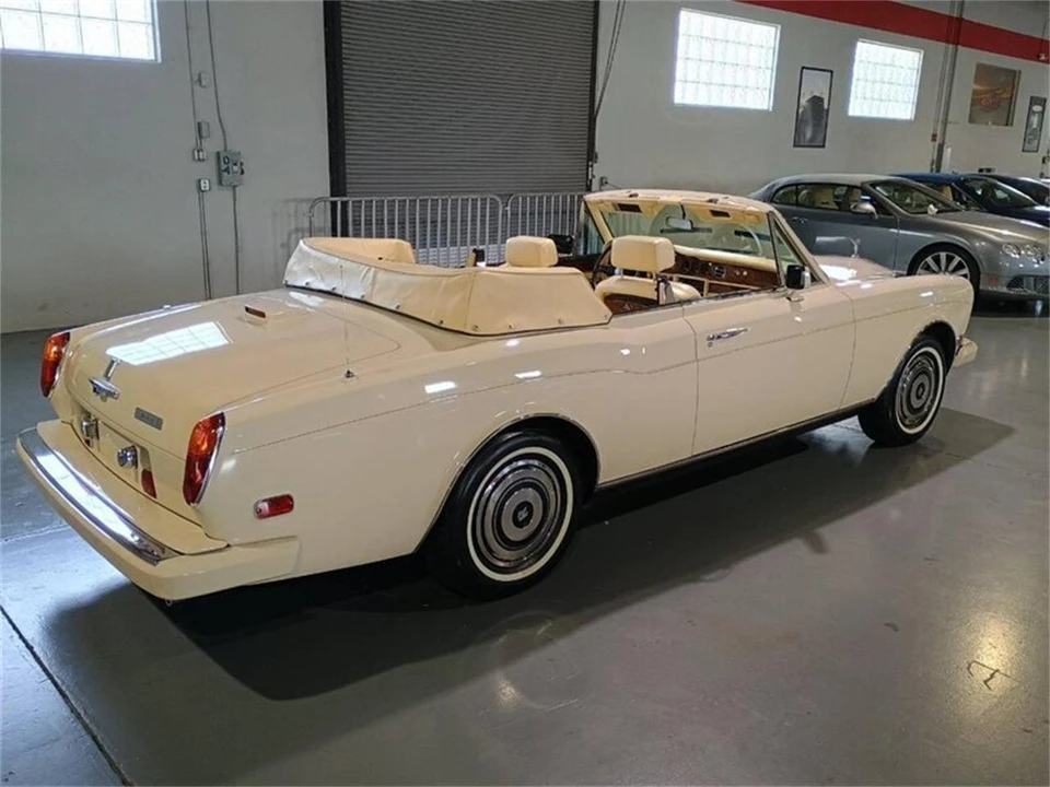 1986 Rolls-Royce Corniche Series I - Image 4 of 31