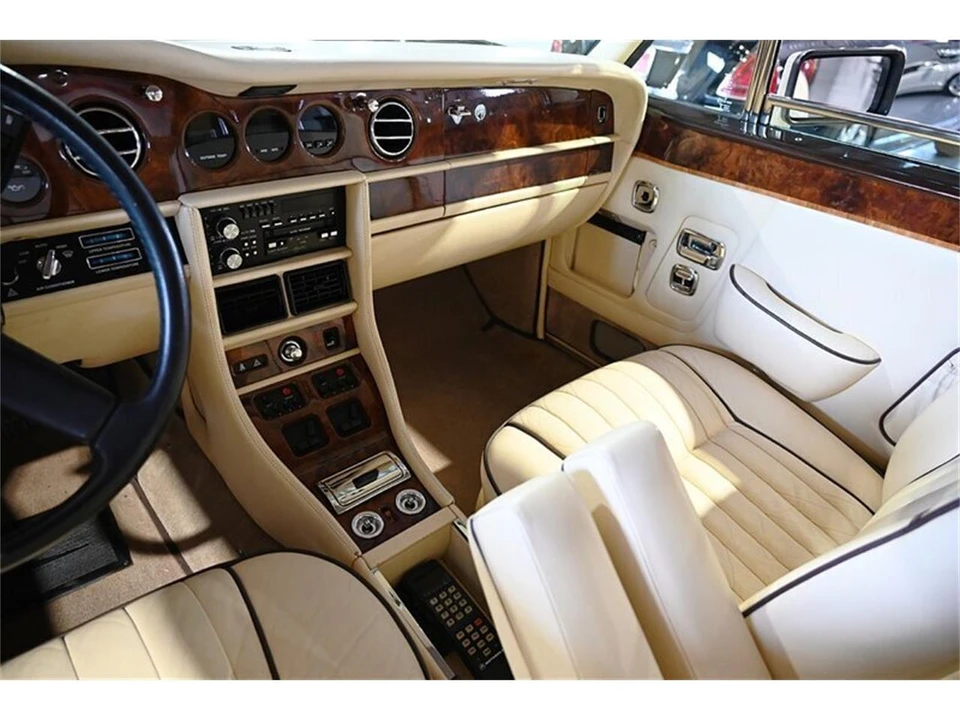 1986 Rolls-Royce Corniche Series I - Image 14 of 31