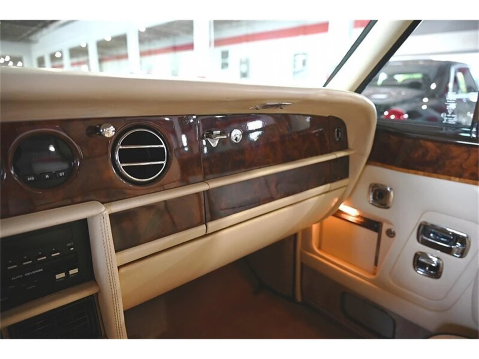 1986 Rolls-Royce Corniche Series I - Image 17 of 31