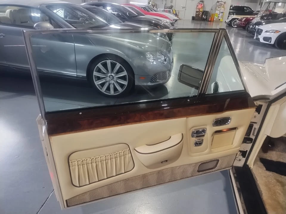 1986 Rolls-Royce Corniche Series II - Image 8 of 20