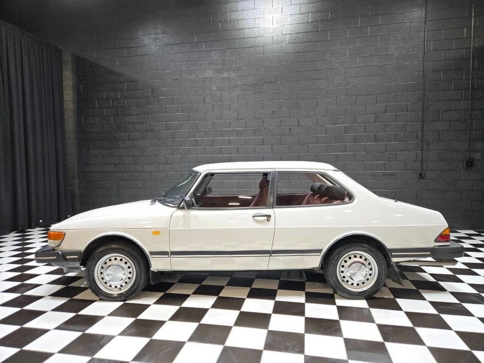 1986 Saab 900 1st Gen - Image 2 of 12