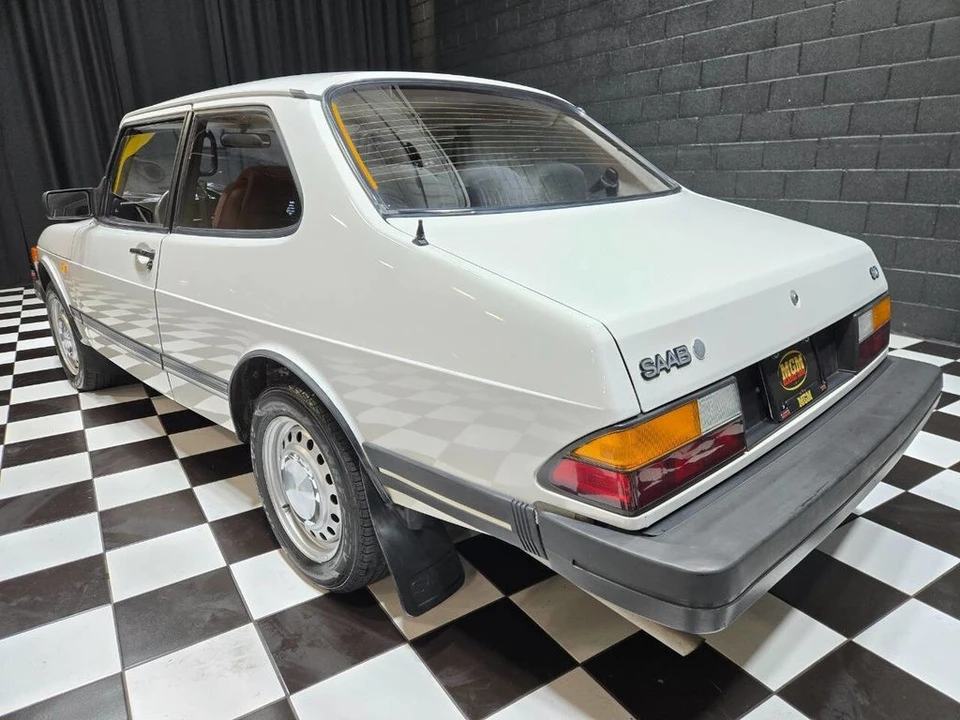 1986 Saab 900 1st Gen - Image 3 of 12