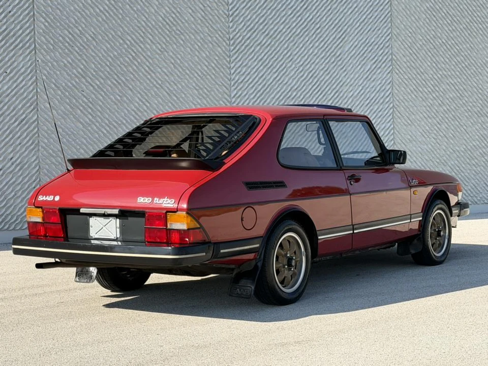 1986 Saab 900 Turbo 1st Gen - Image 11 of 31