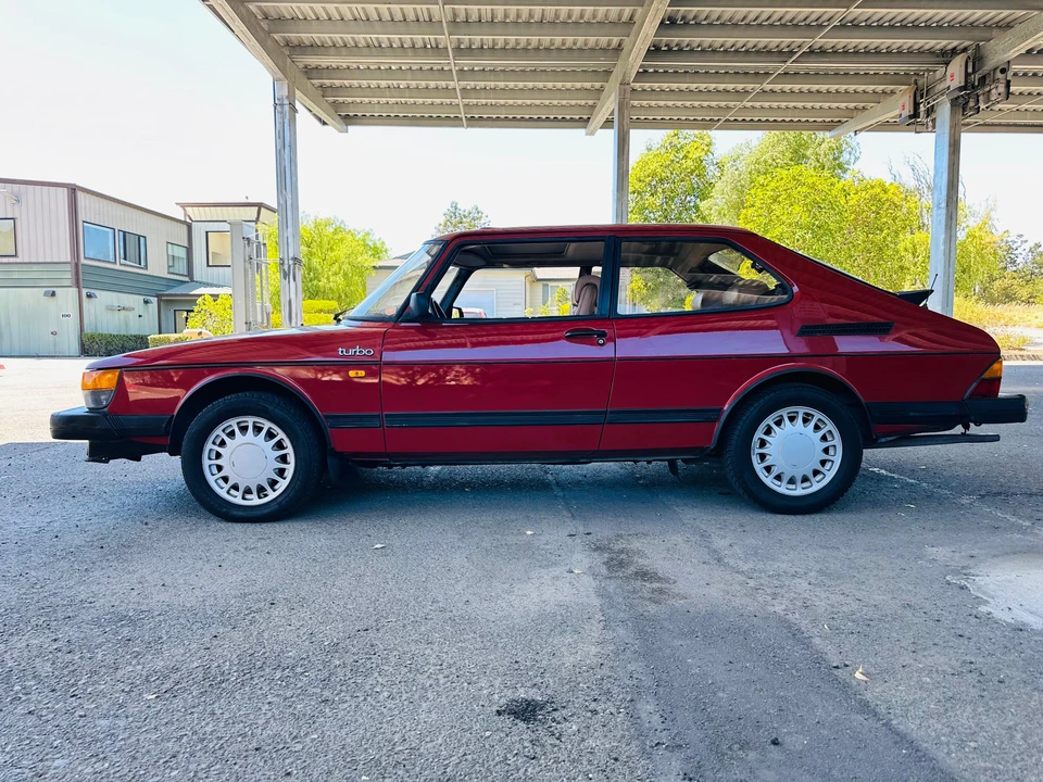 1986 Saab 900 Turbo 1st Gen - Image 9 of 31