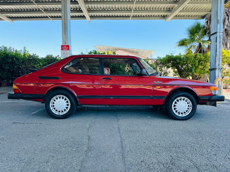 1986 Saab 900 Turbo 1st Gen - Image 17 of 31