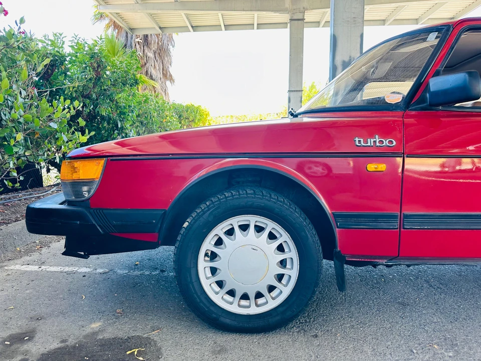 1986 Saab 900 Turbo 1st Gen - Image 21 of 31