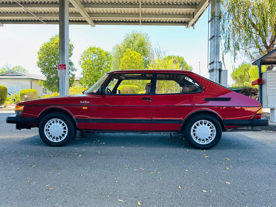 1986 Saab 900 Turbo 1st Gen - Image 10 of 31